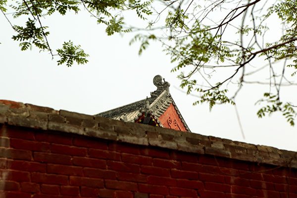 近在咫尺大伾山