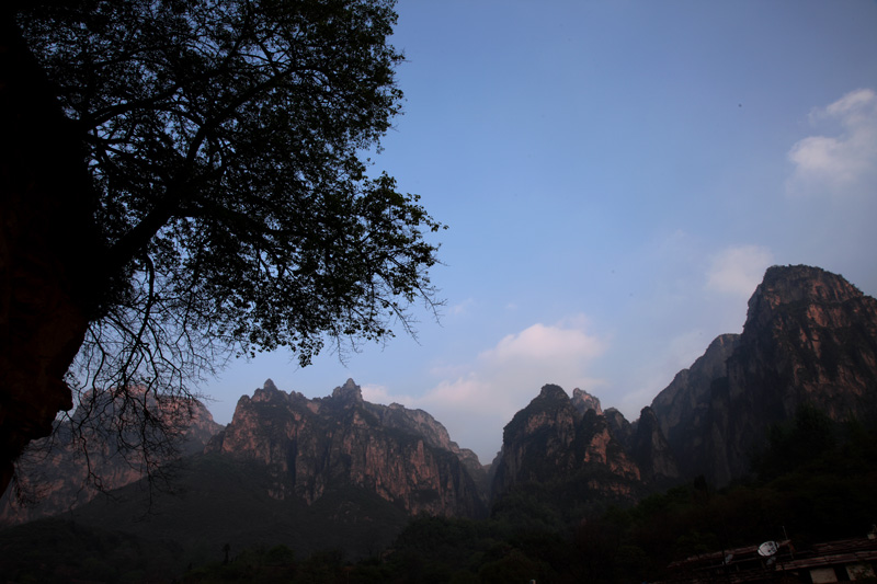 峡谷晨景
