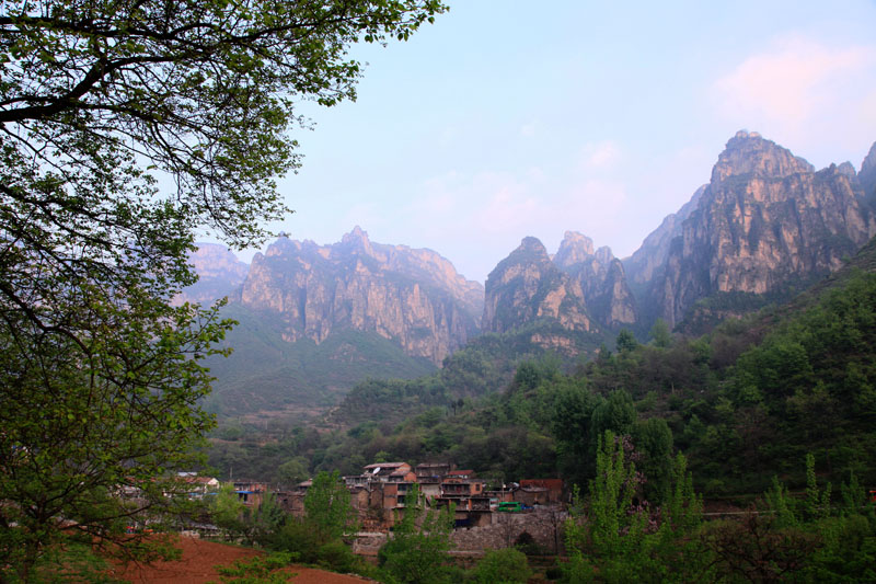 峡谷晨景