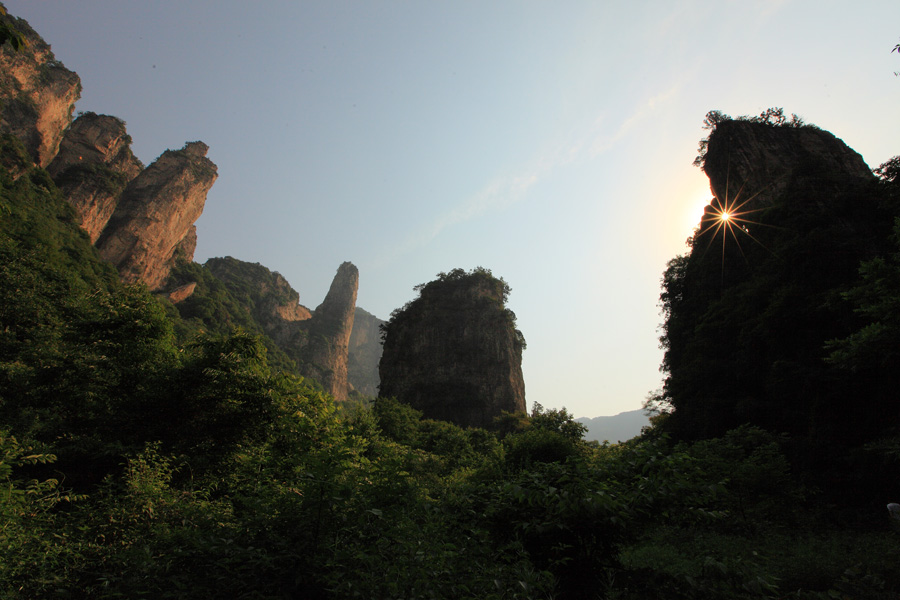 关山胜景