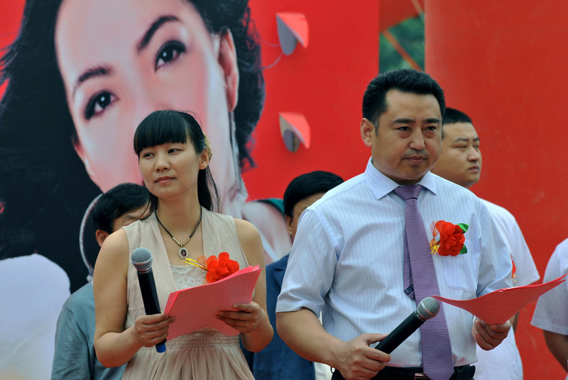 美模是镜头“炼”成的
