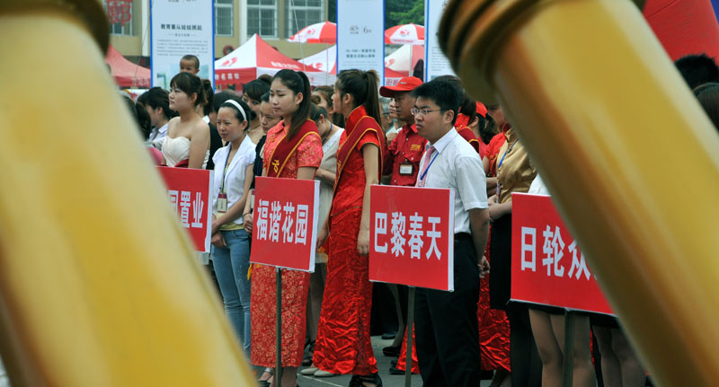 美模是镜头“炼”成的