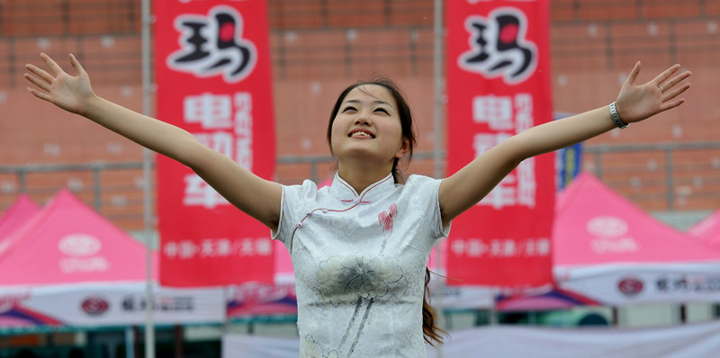 美模是镜头“炼”成的