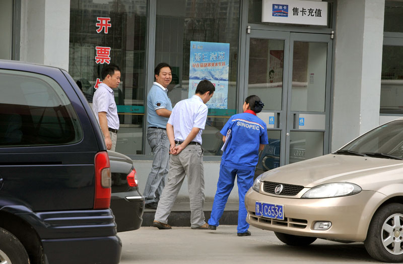 为油田发展和濮阳建设----加油！