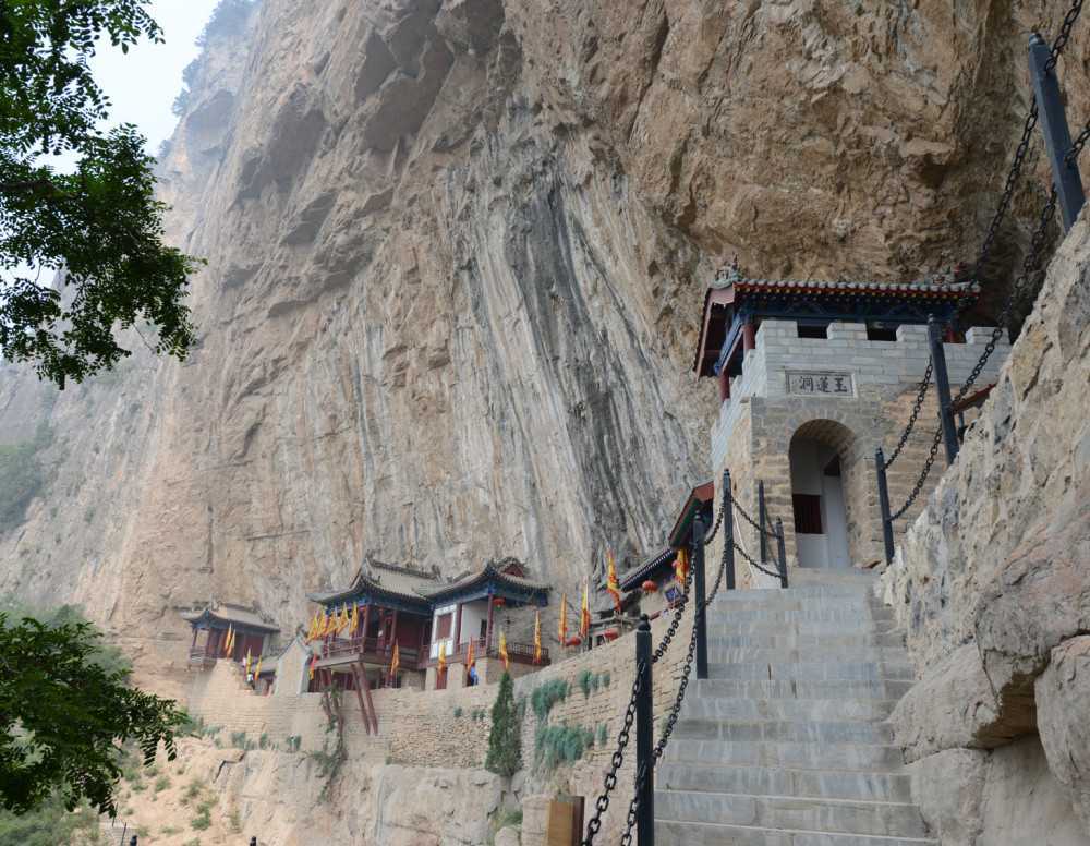 亲身感受云丘山的神奇景观