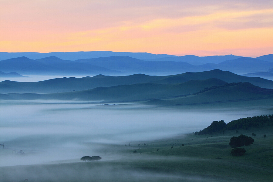 坝上晨雾