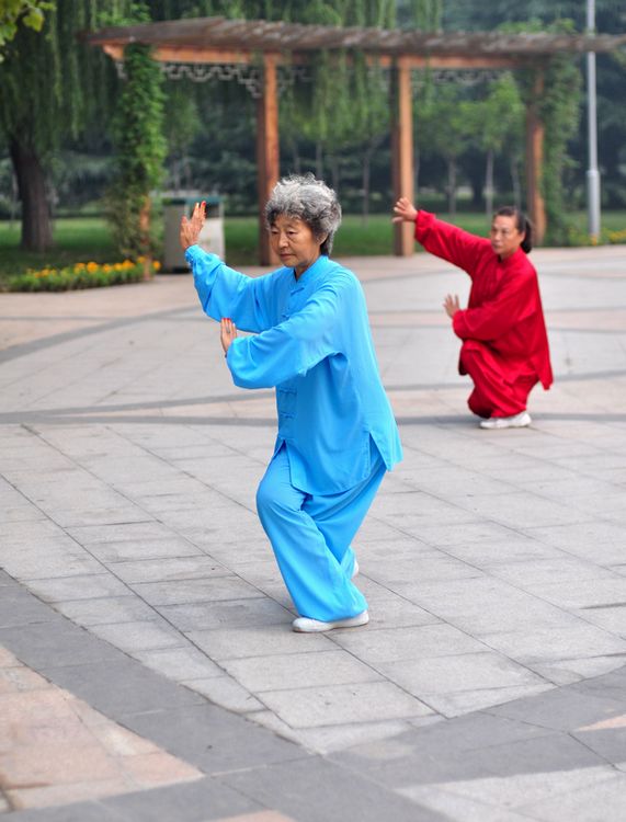 “俏夕阳”