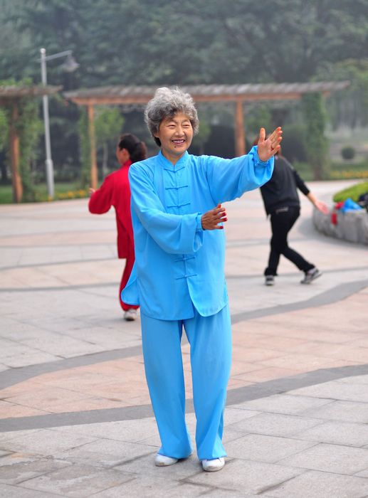 “俏夕阳”