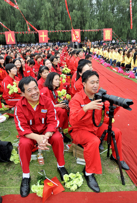 中国文联率团赴革命老区濮阳慰问演出