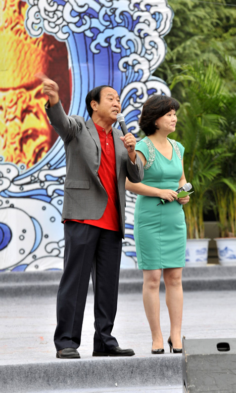 中国文联率团赴革命老区濮阳慰问演出