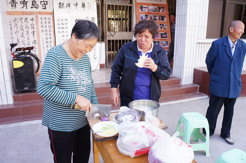 居民厨艺大赛纪实  谨以此片祝石油人摄影俱乐部全体成员“双节”快乐 ！[原创]