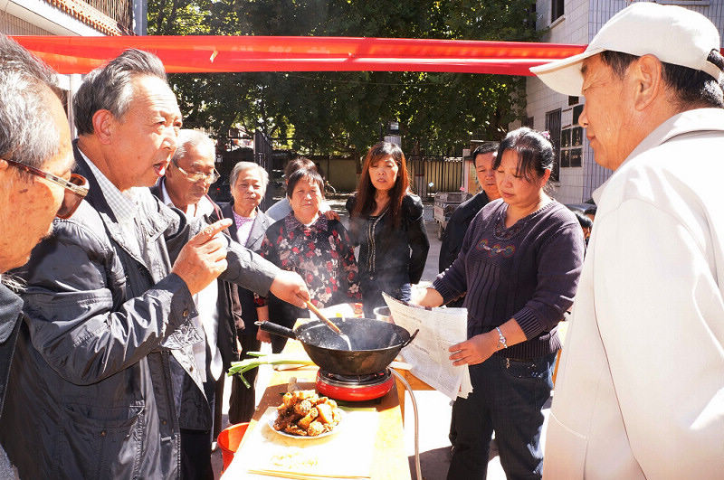 居民厨艺大赛纪实  谨以此片祝石油人摄影俱乐部全体成员“双节”快乐 ！[原创]