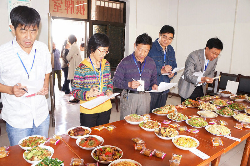 居民厨艺大赛纪实  谨以此片祝石油人摄影俱乐部全体成员“双节”快乐 ！[原创]