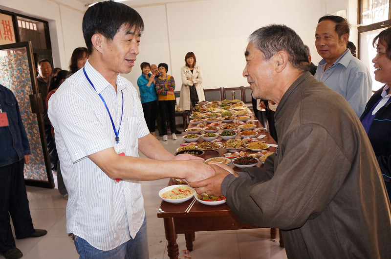 居民厨艺大赛纪实  谨以此片祝石油人摄影俱乐部全体成员“双节”快乐 ！[原创]