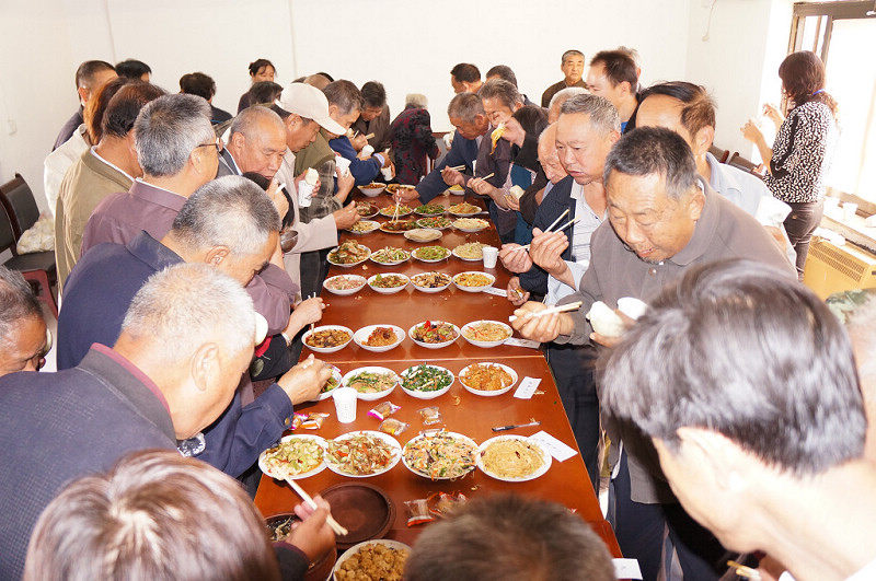 居民厨艺大赛纪实  谨以此片祝石油人摄影俱乐部全体成员“双节”快乐 ！[原创]
