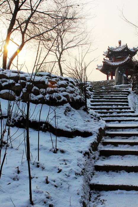 雪后晨光