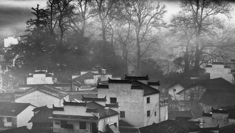 黑白山村