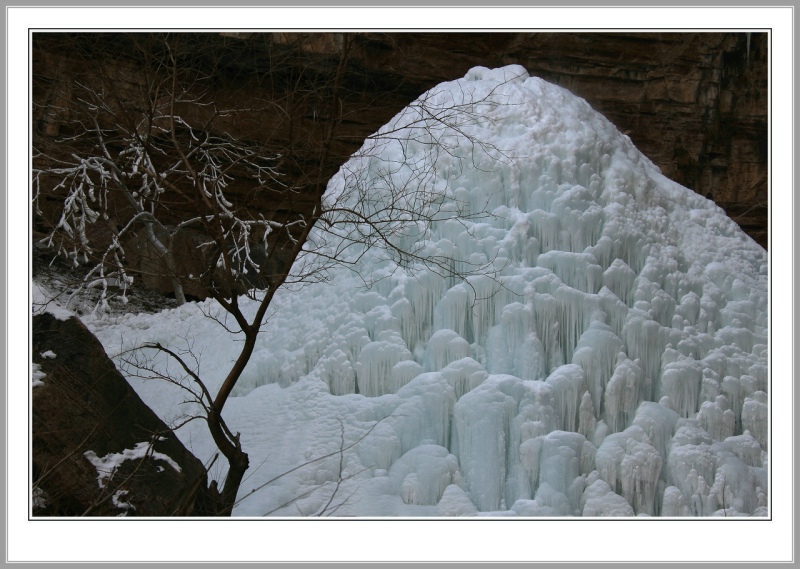 天平山冰雪小景