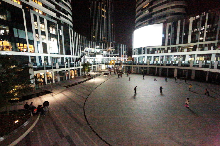 夜游三里屯