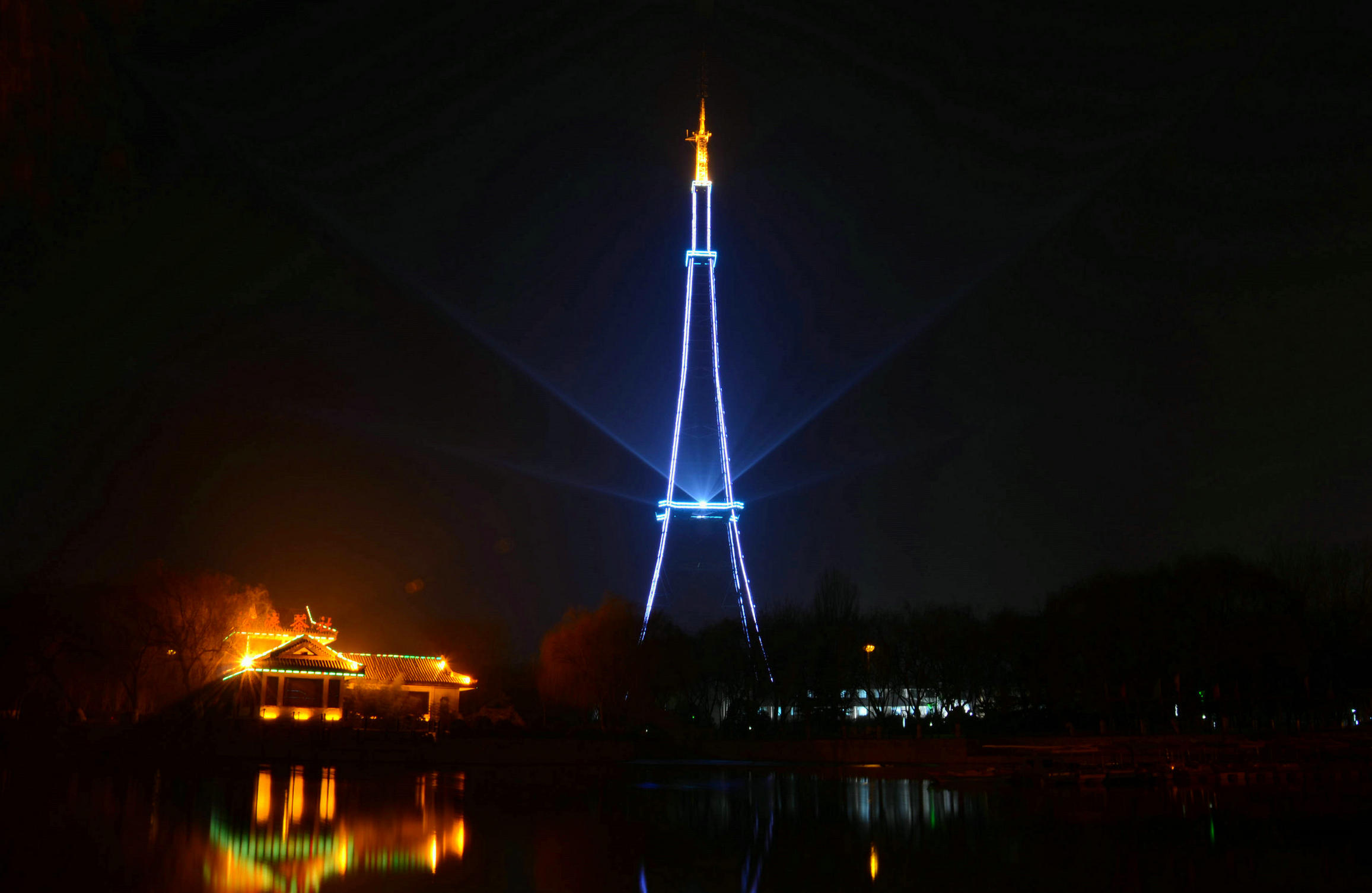 学拍几片夜景