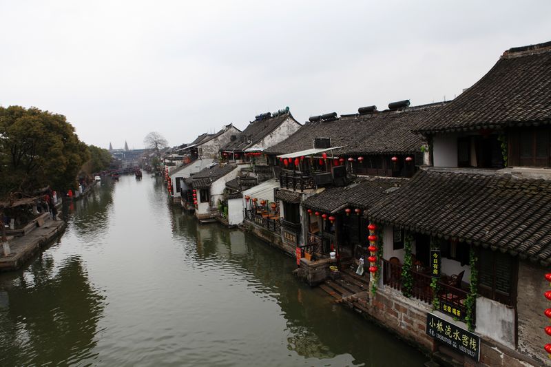 桨声灯影里的江南水乡