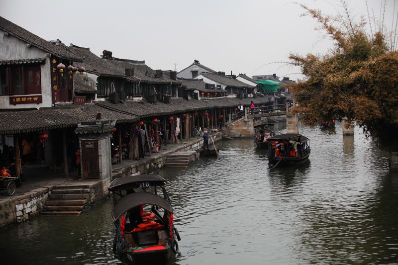 桨声灯影里的江南水乡