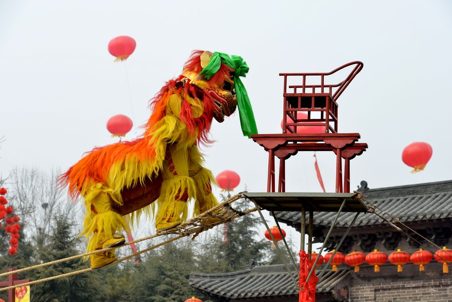 开封庙会《万岁山》舞狮子图一组