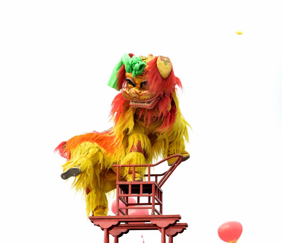 开封庙会《万岁山》舞狮子图一组