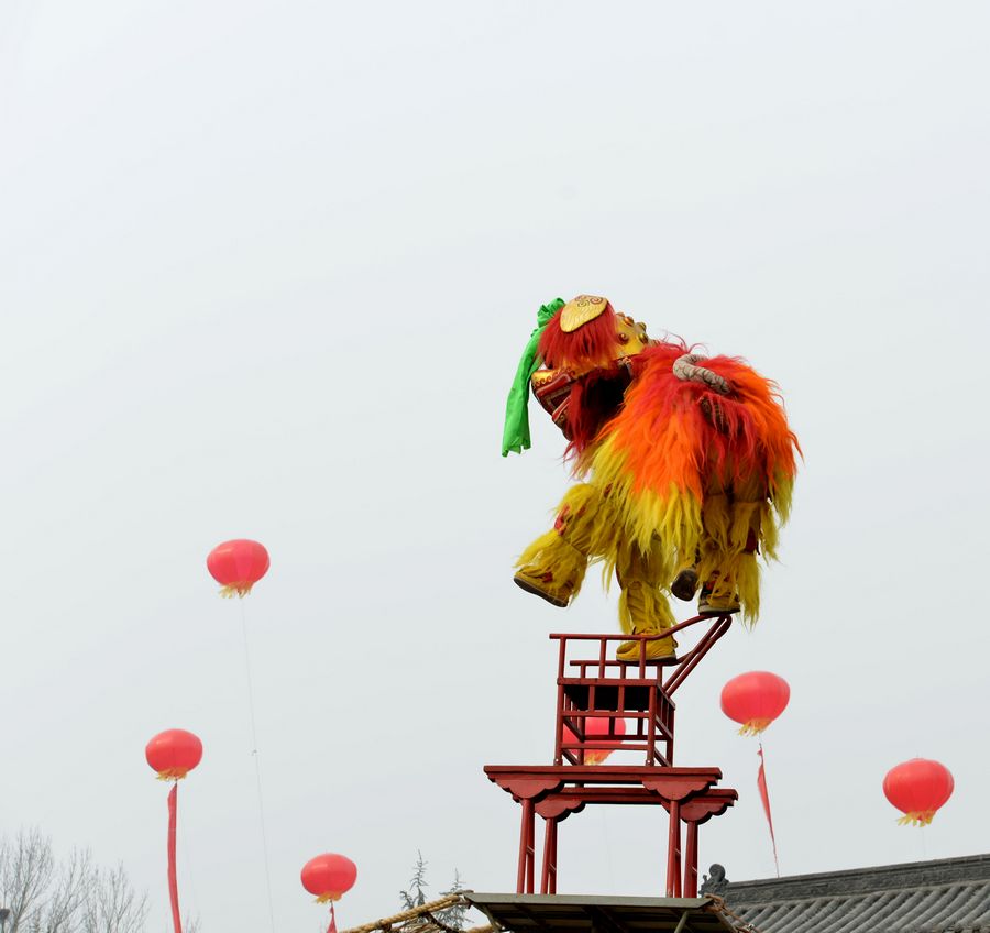 开封庙会《万岁山》舞狮子图一组