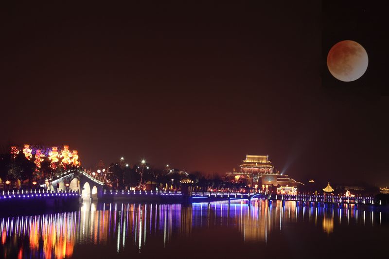 龙亭夜韵