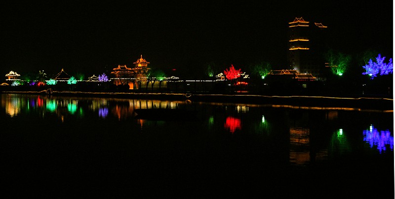 龙亭夜韵