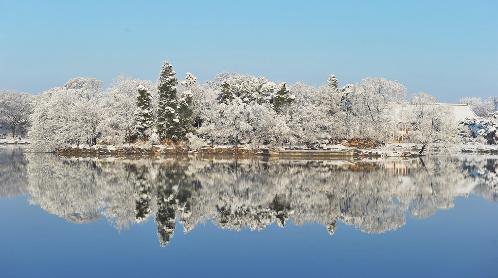 三月春雪飘北大