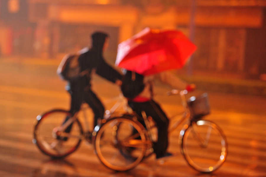 在雨中