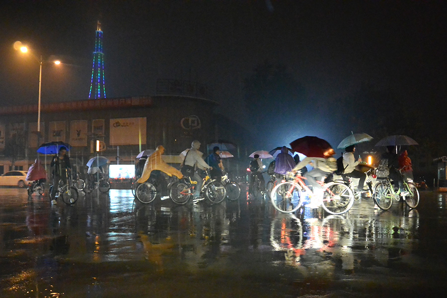 在雨中