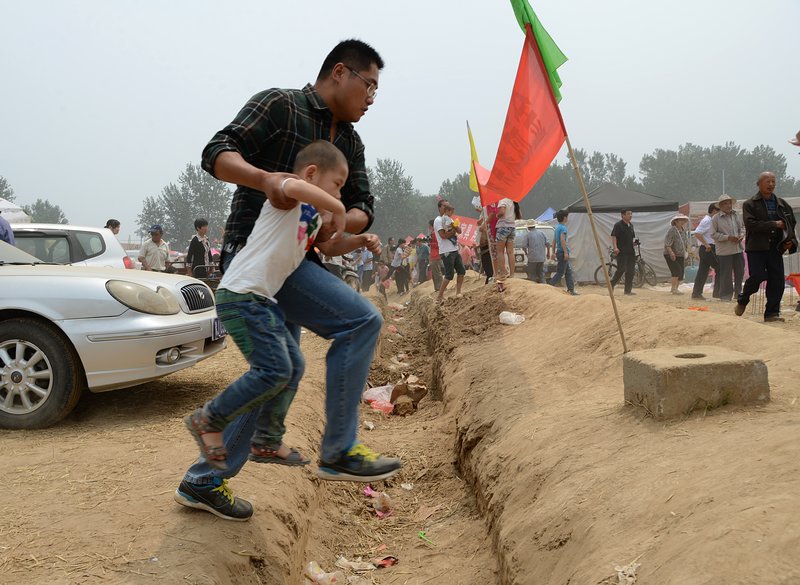 跃！！（摄于张曹庙会）