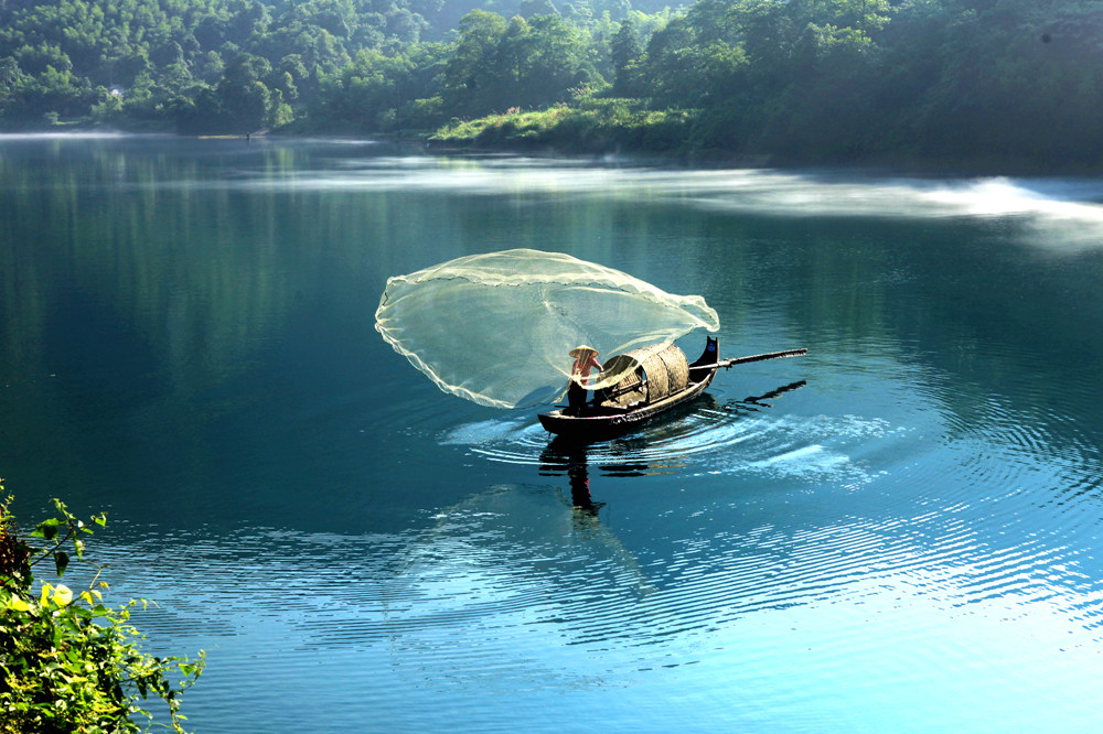 雾漫小东江