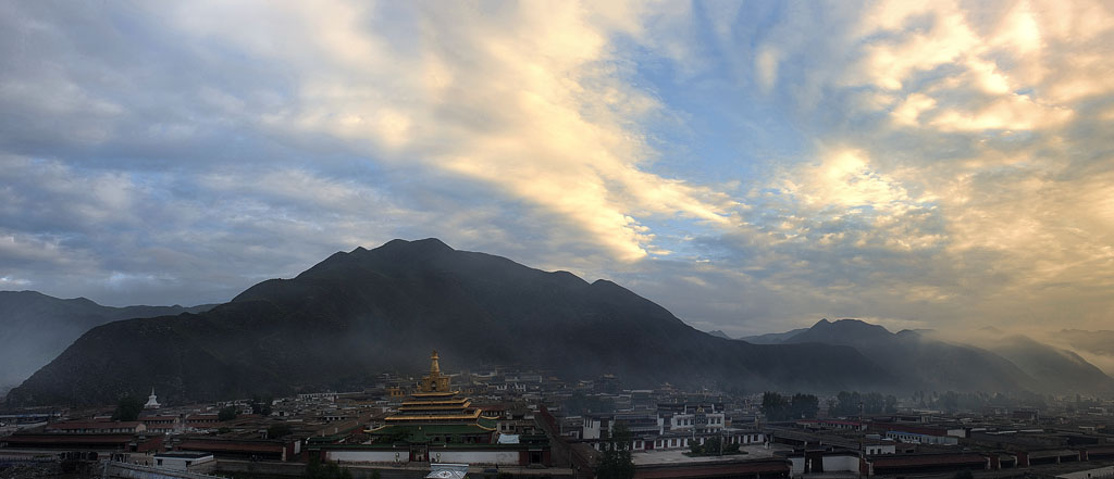 [原创]甘南夏河县拉卜楞寺全景