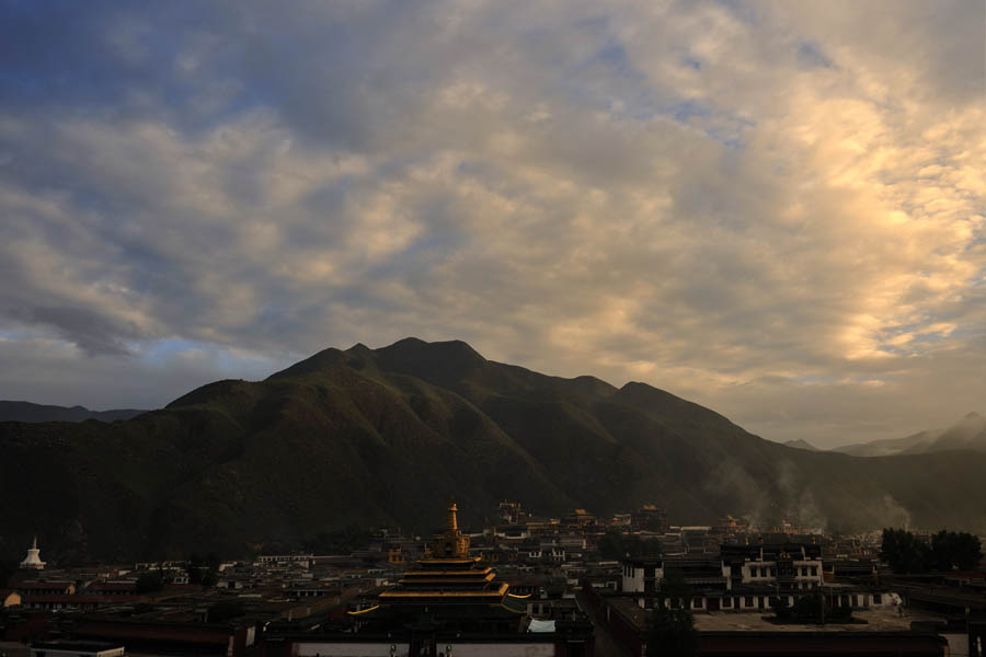 [原创]甘南夏河县拉卜楞寺全景