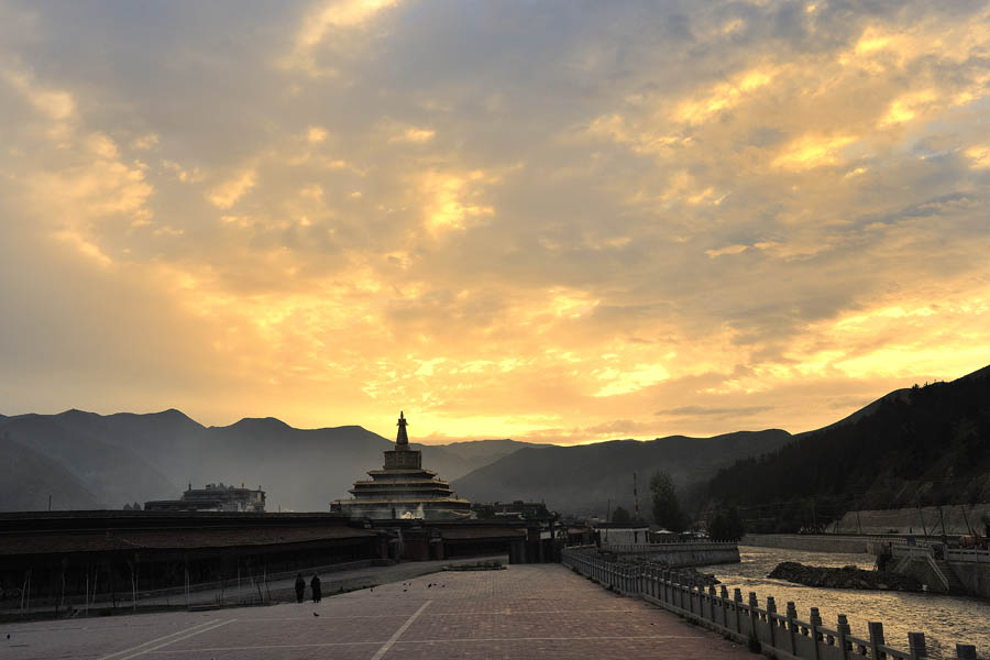 [原创]甘南夏河县拉卜楞寺全景