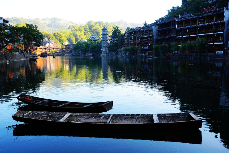 啤酒、音乐......-------美丽的凤凰古城