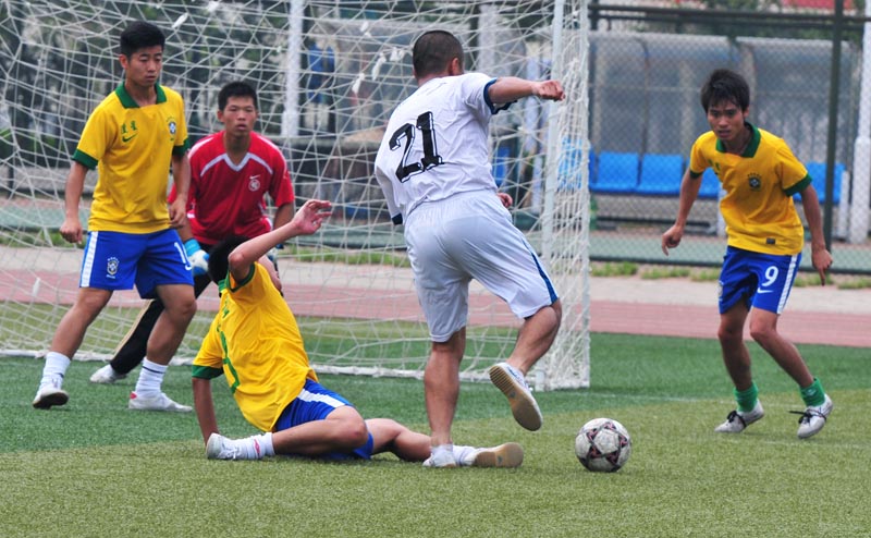 足----球----赛