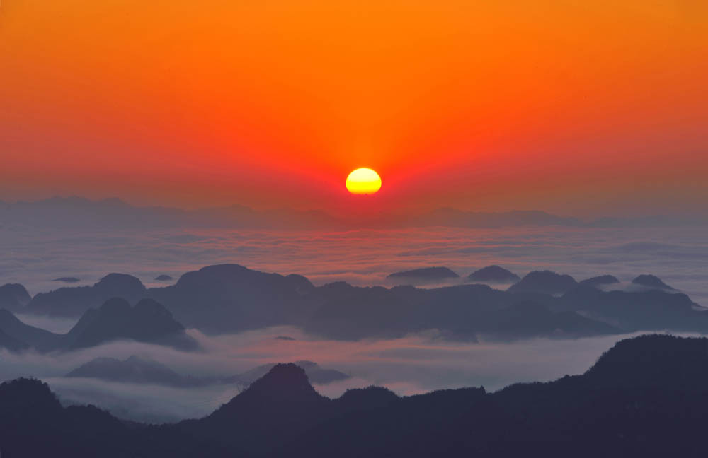 [原创]日出罗平十万大山