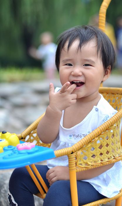可爱小妞----- 果果
