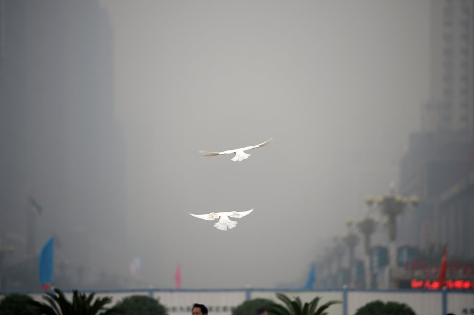 摄影师拍摄雾霾奇观