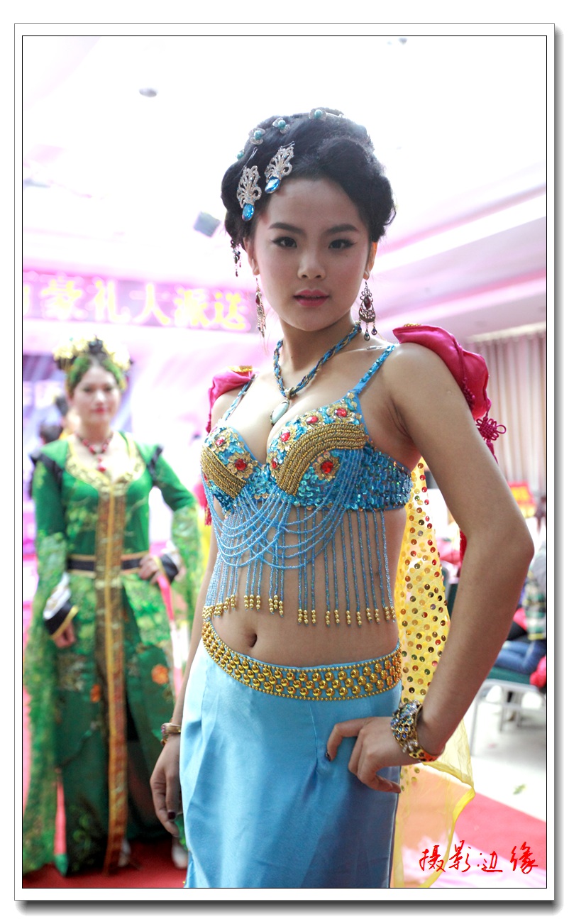 漂亮激情的美女