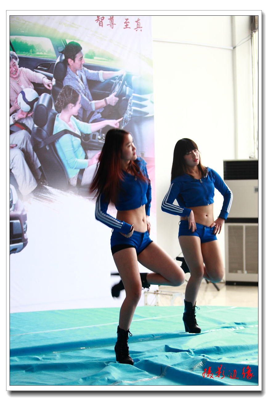 车展现场激情劲舞