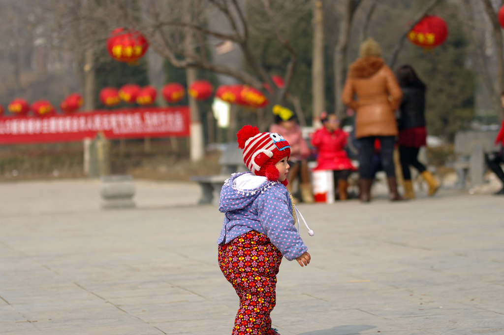 过年的孩子（街拍）