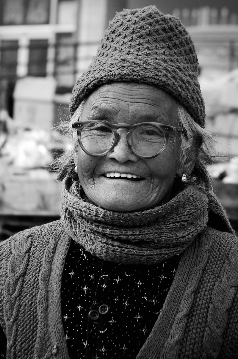 集市上的人们