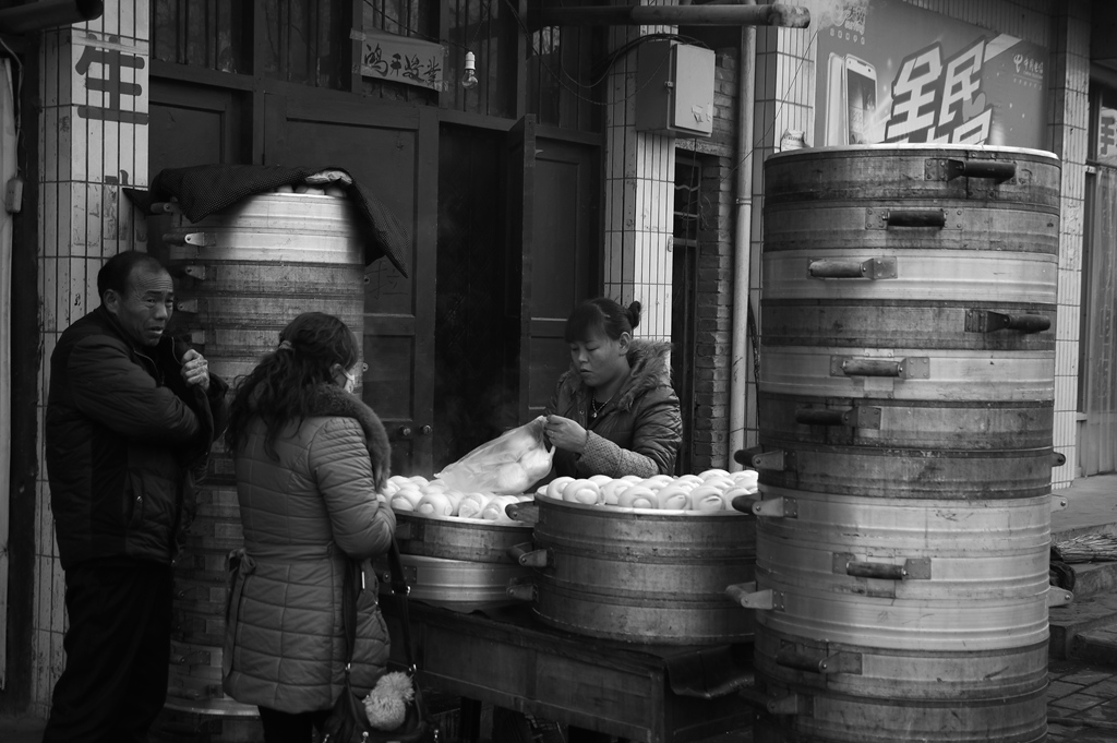 集市上的人们