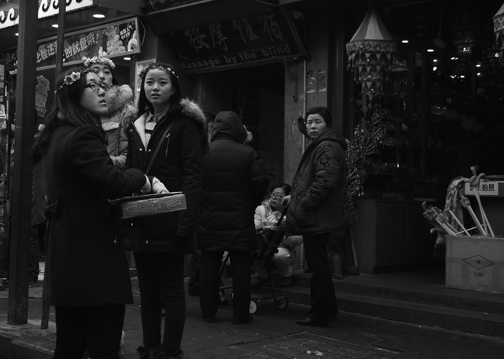 集市上的人们